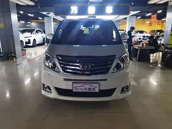 Toyota Alphard 2013