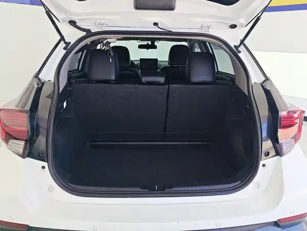 Toyota Yaris L 2022