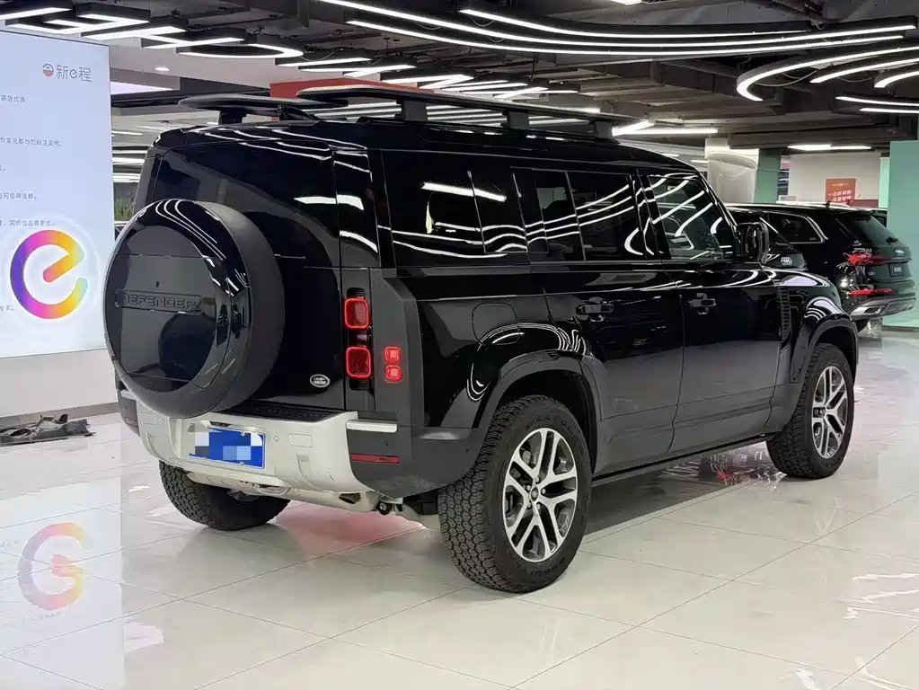 Land Rover Defender 2026