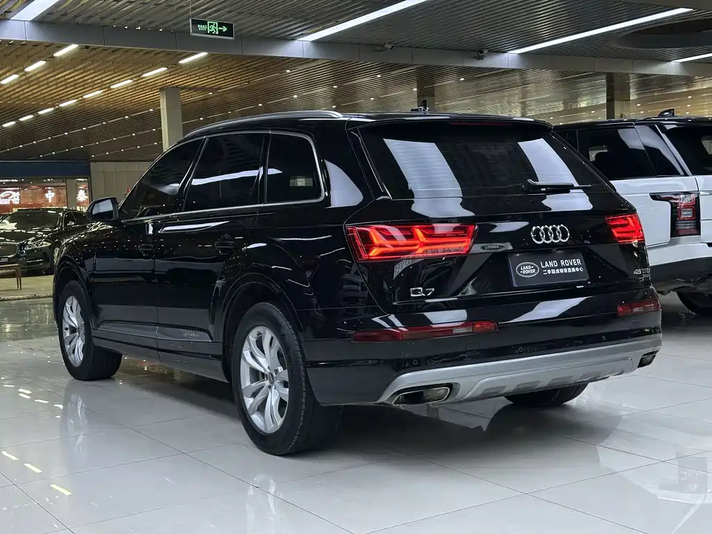 Audi Q7 2016 — фото 11