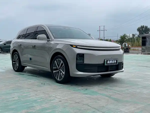 Li Auto L6 2025