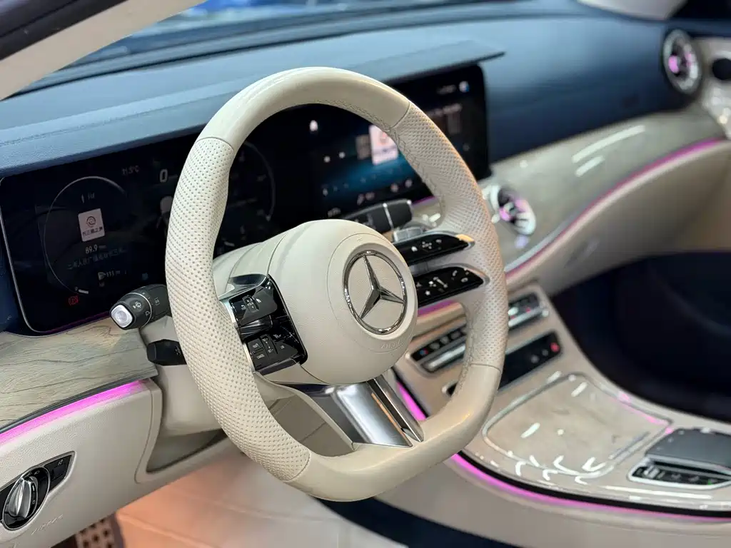 Mercedes-Benz E-Class 2023 — фото 11