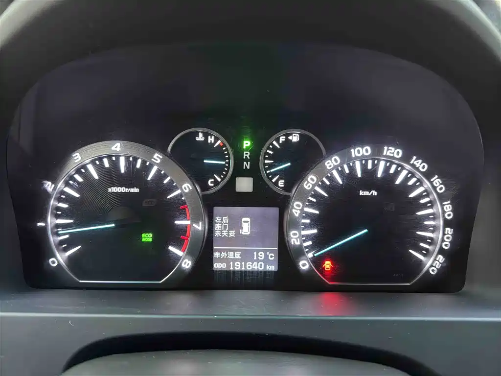Toyota Alphard 2011 — фото 14