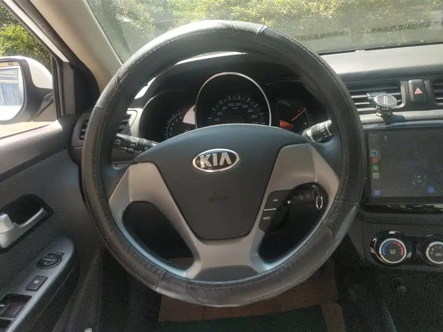 Kia K2 2015 — фото 15