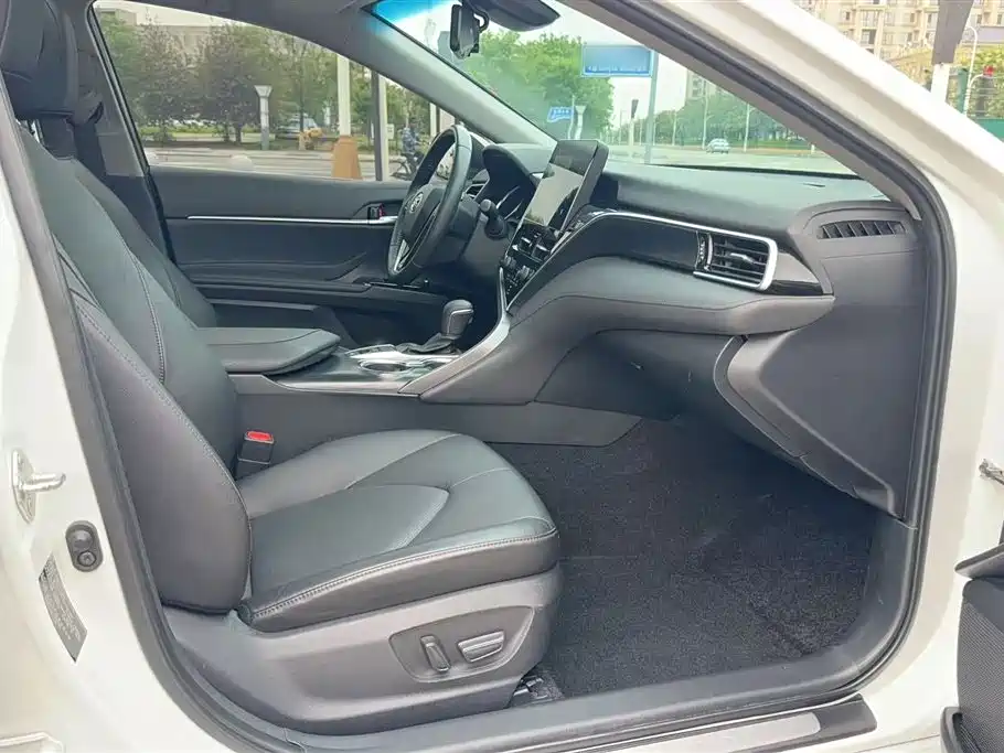 Toyota Camry 2022 — фото 21
