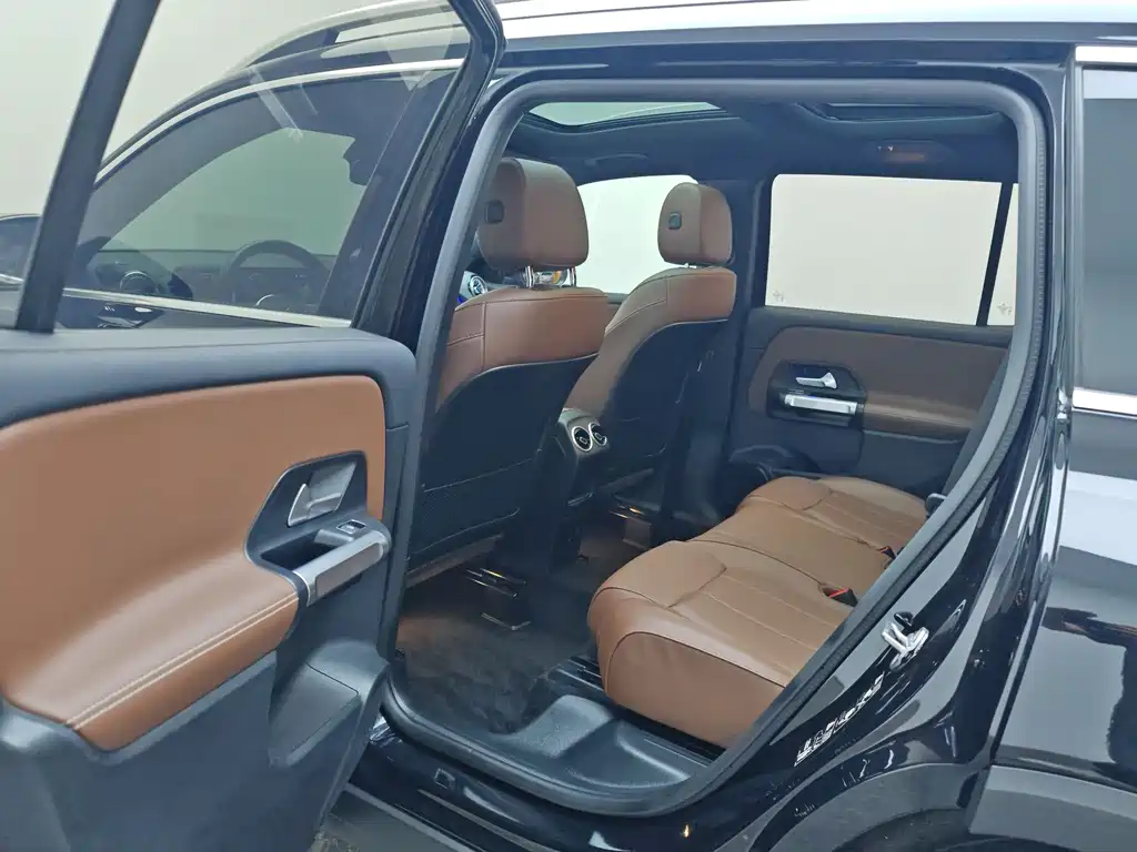 Mercedes-Benz GLB 2023 — фото 17