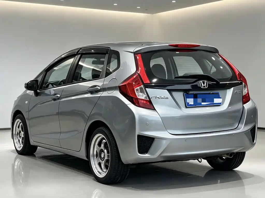 Honda Fit 2016 — фото 10