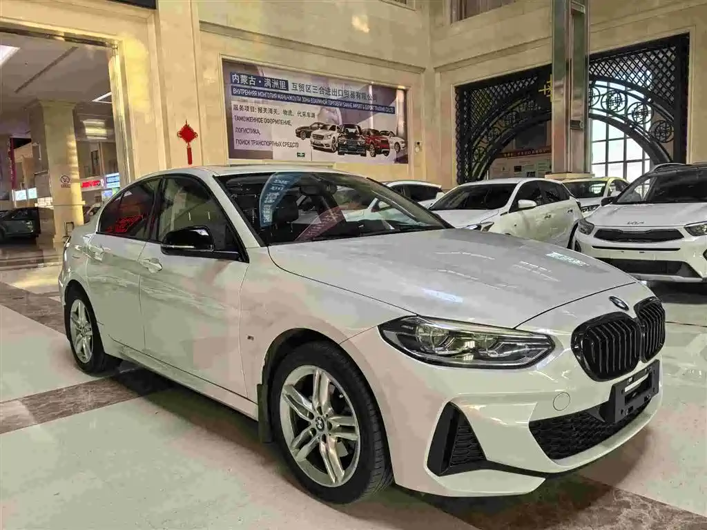 BMW 1 Series 2022 — фото 3