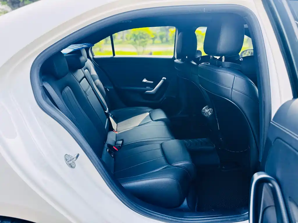 Mercedes-Benz A-Class 2020 — фото 12