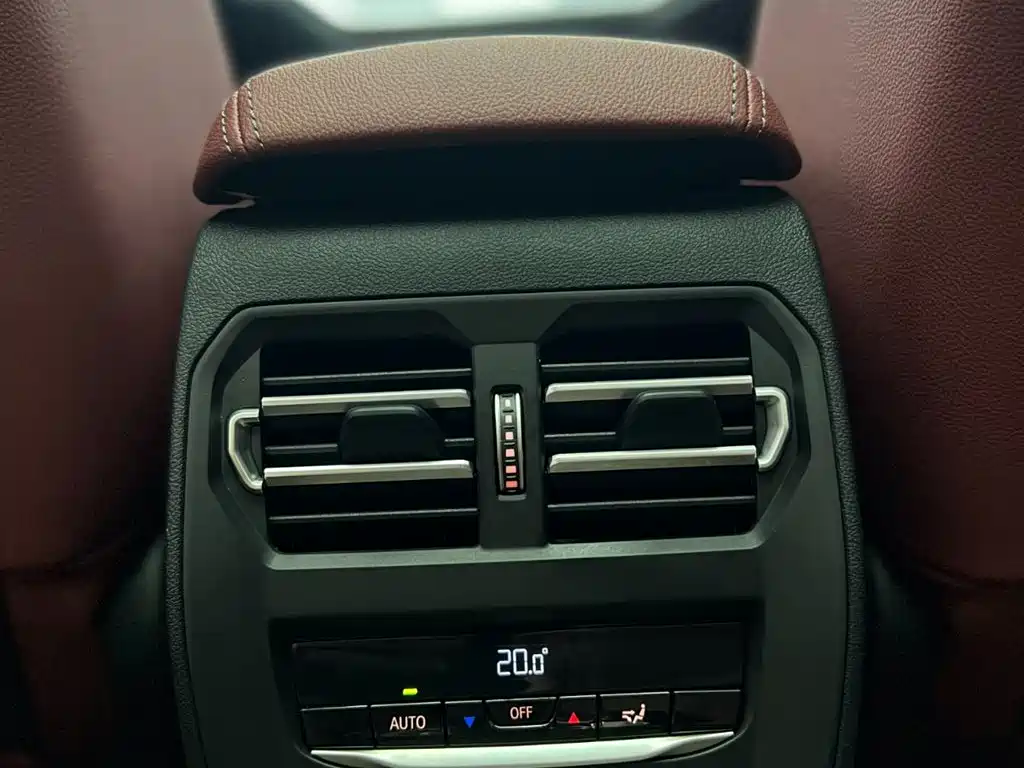 BMW 3 Series 2022 — фото 11