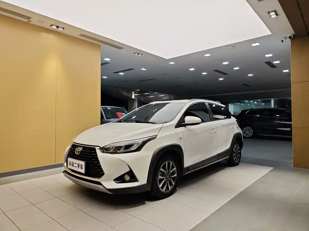 Toyota Yaris L 2020 — фото 1