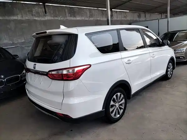 Changan Lingxuan 2017