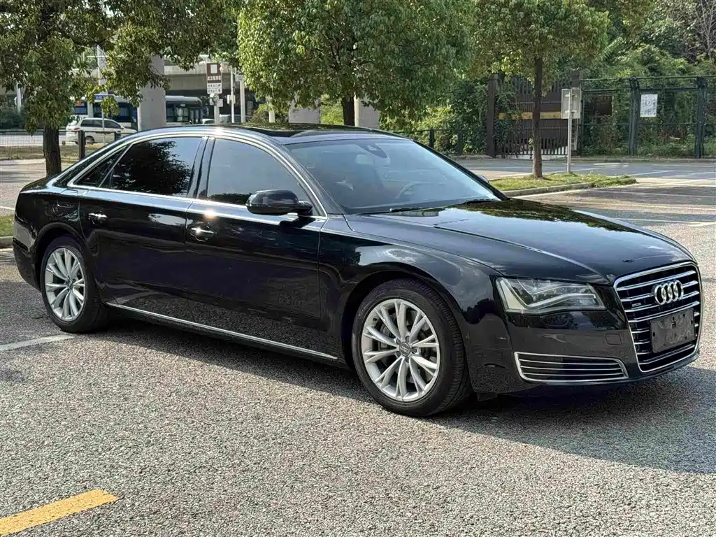 Audi A8 2014 — фото 10