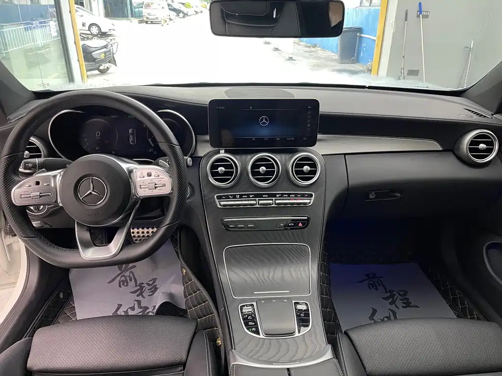 Mercedes-Benz C-Class 2019 — фото 23