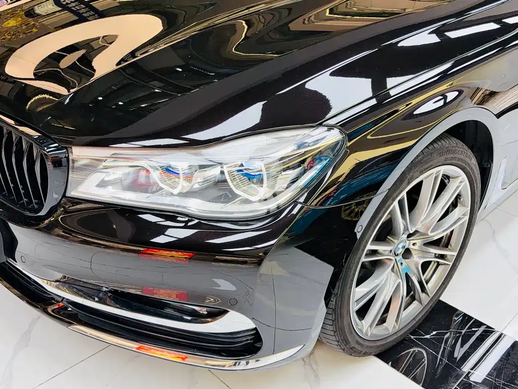 BMW 7 Series 2018 — фото 22
