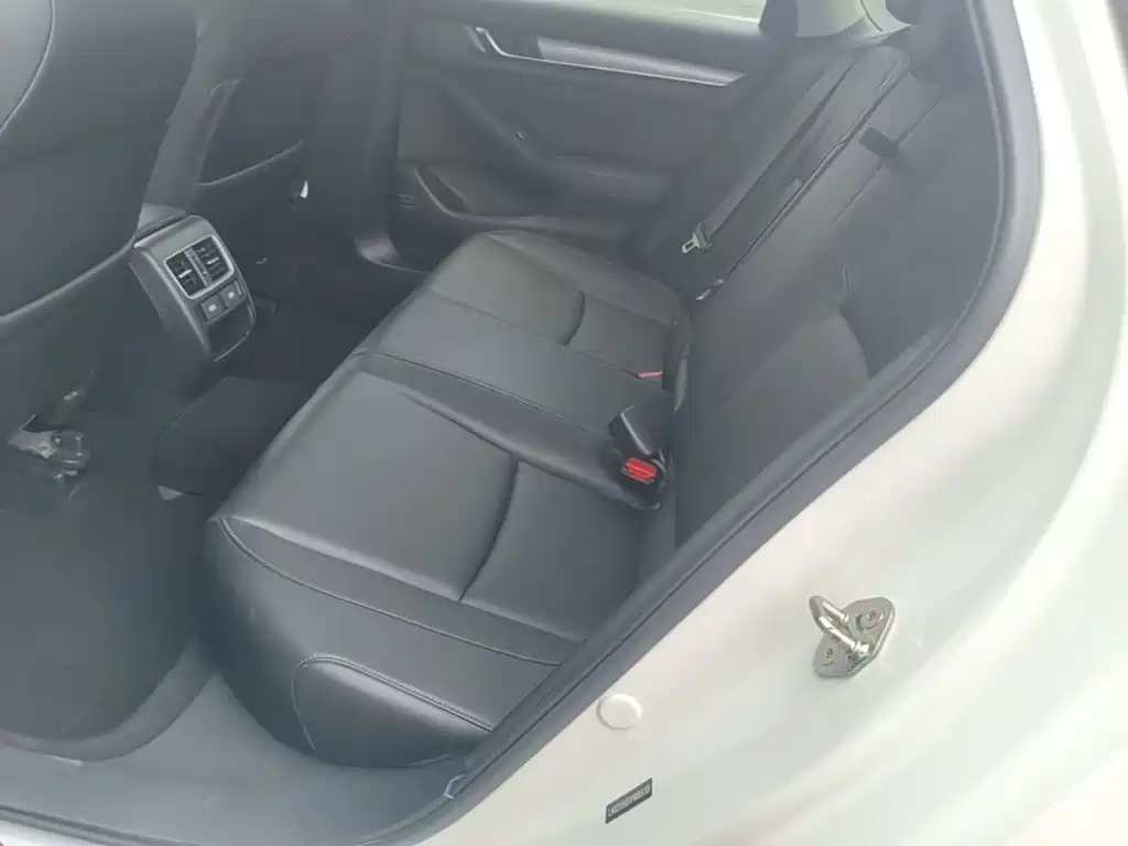 Honda Accord 2023 — фото 17