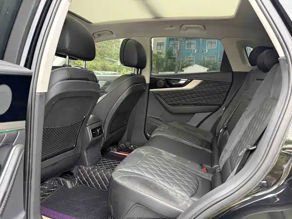 Hongqi HS5 2021