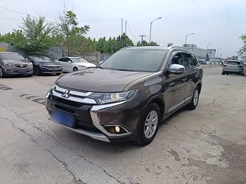 Mitsubishi Outlander 2016