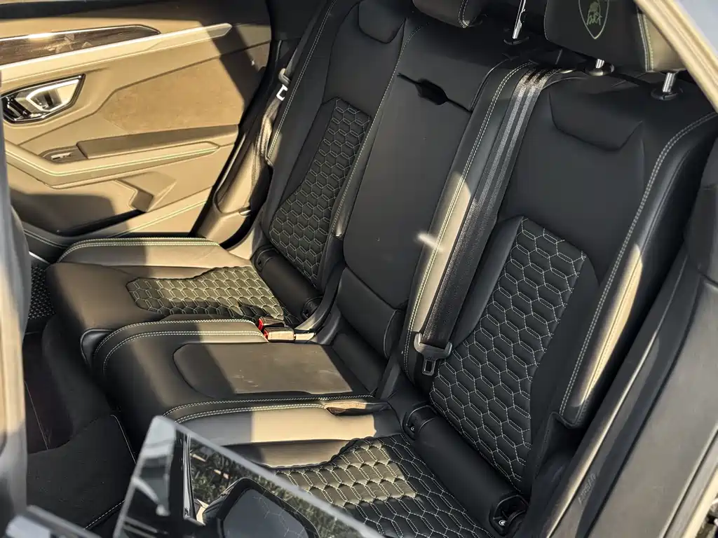Lamborghini Urus 2019 — фото 13