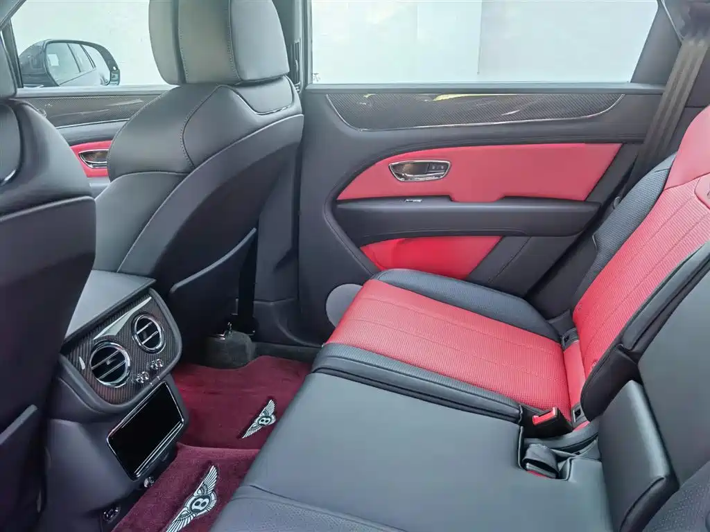 Bentley Bentayga 2021 — фото 11