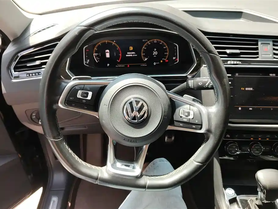 Volkswagen Tiguan L PHEV 2019 — фото 15