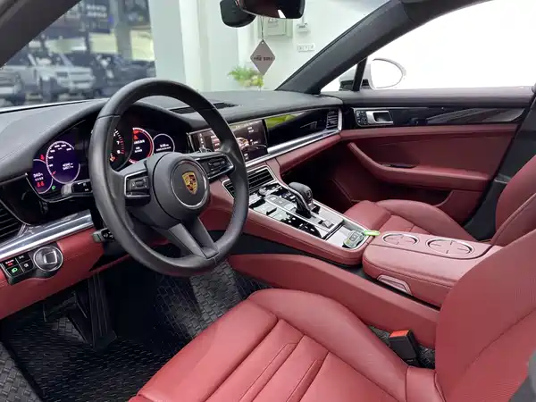 Porsche Panamera 2021