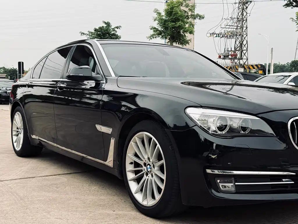 BMW 7 Series 2015 — фото 15