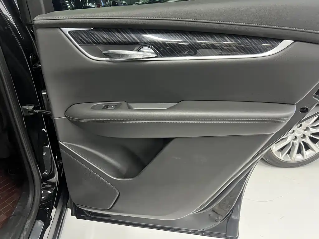 Cadillac XT6 2021 — фото 13