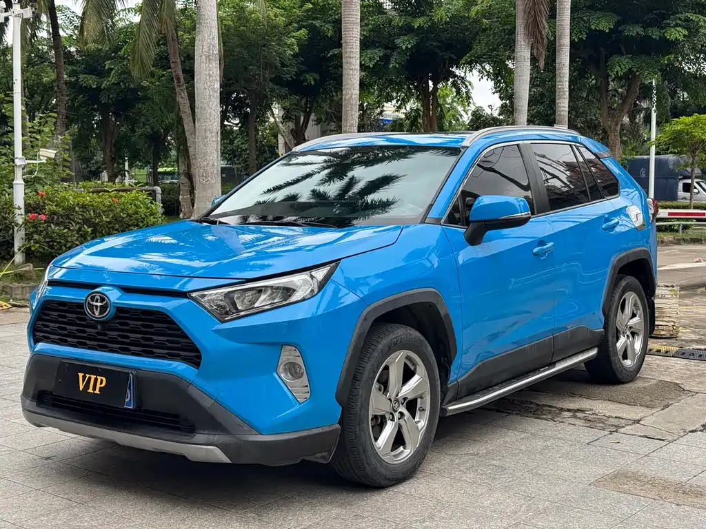 Toyota RAV4 2020 — фото 1