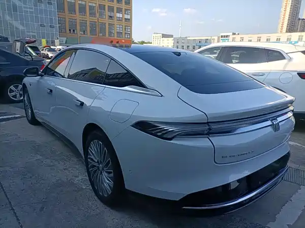 Buick Zhijing L7 2025