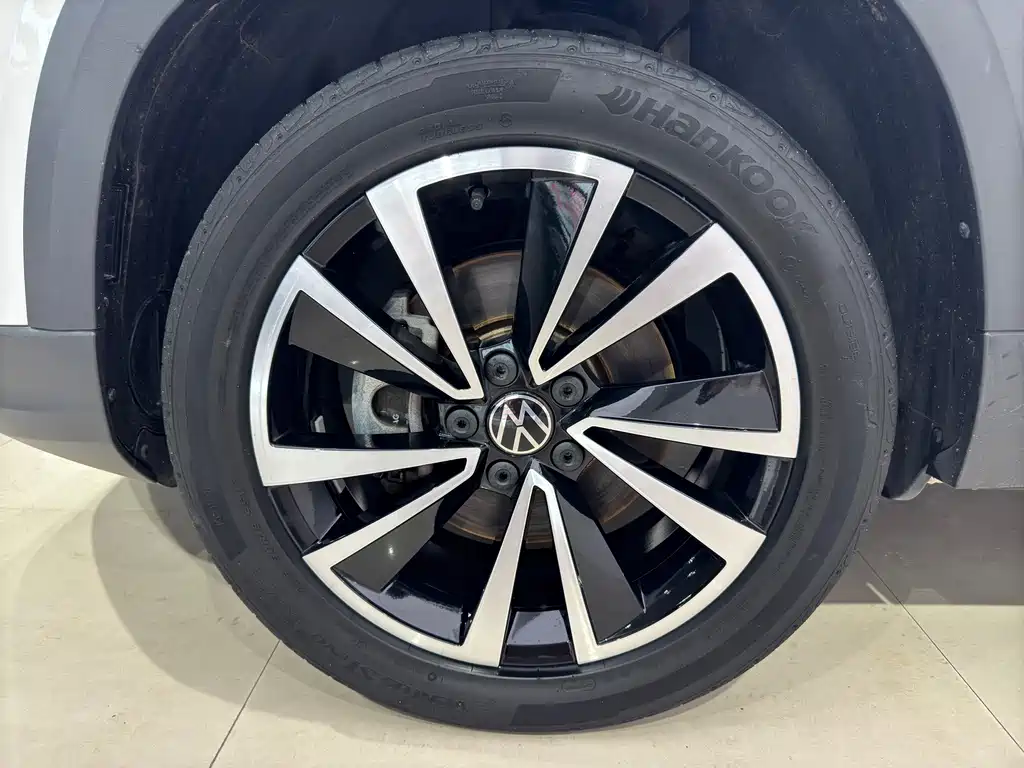Volkswagen Tharu 2023 — фото 16