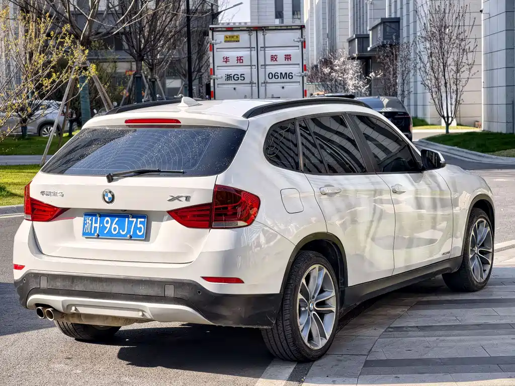 BMW X1 2016 — фото 12