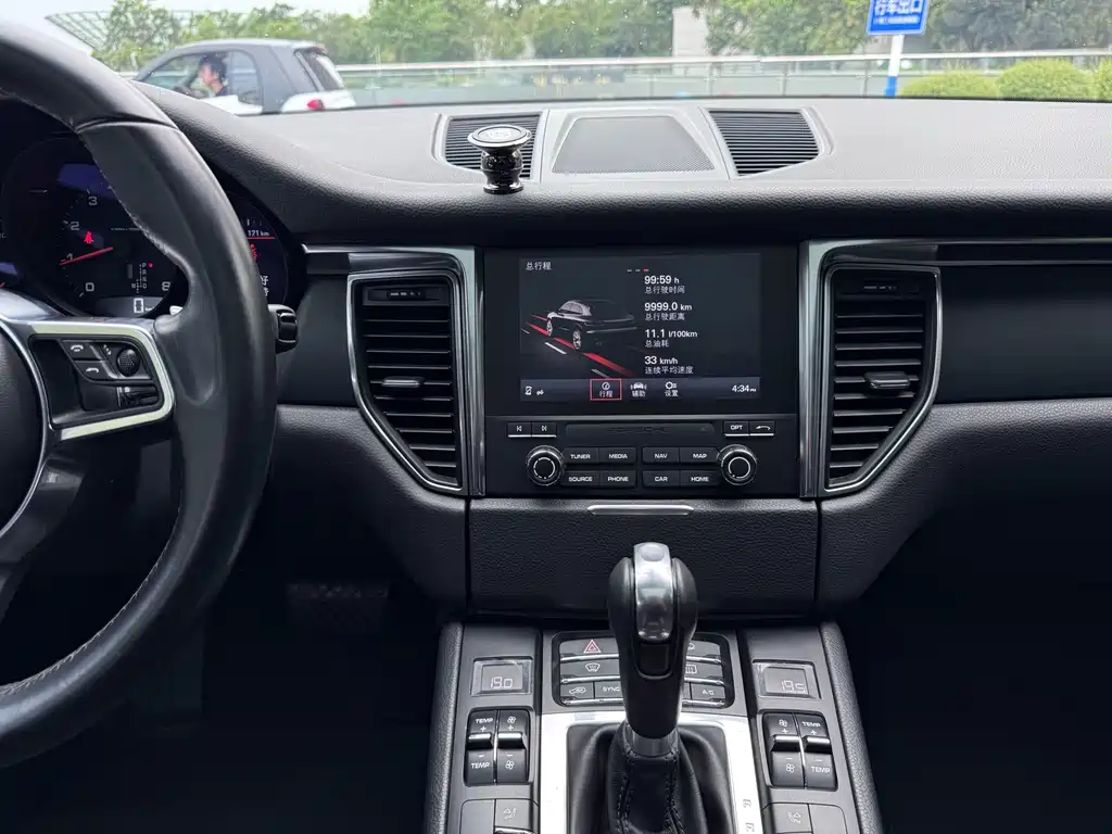 Porsche Macan 2016 — фото 17
