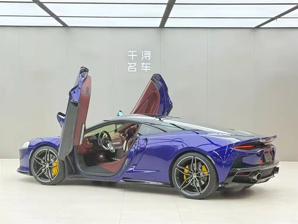 McLaren GT 2021 — фото 13