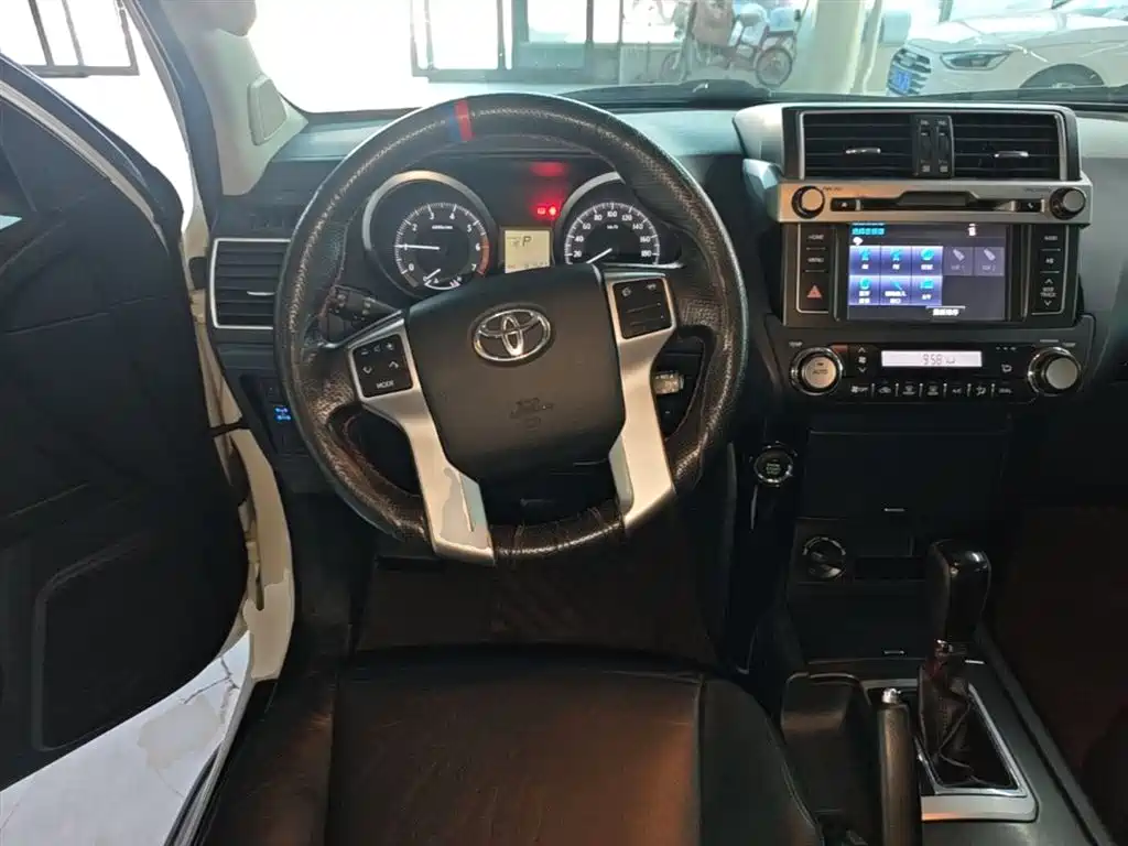 Toyota Prado 2017 — фото 11