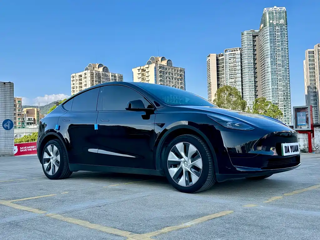 Tesla Model Y 2023 — фото 10