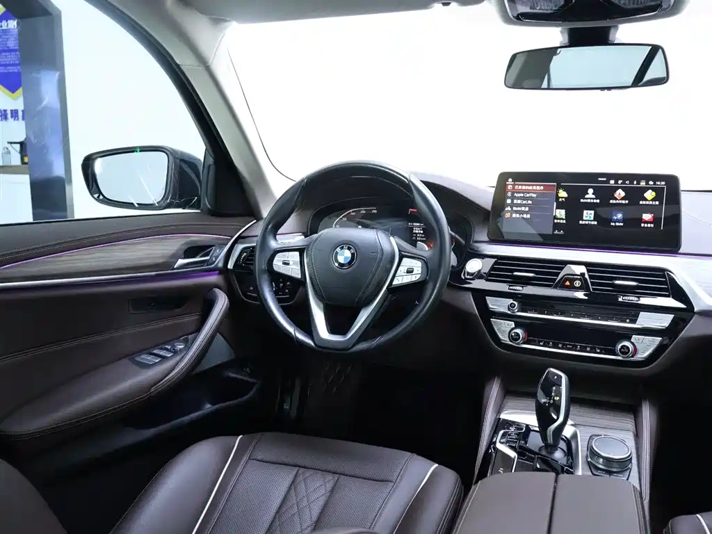 BMW 5 Series 2021 — фото 14
