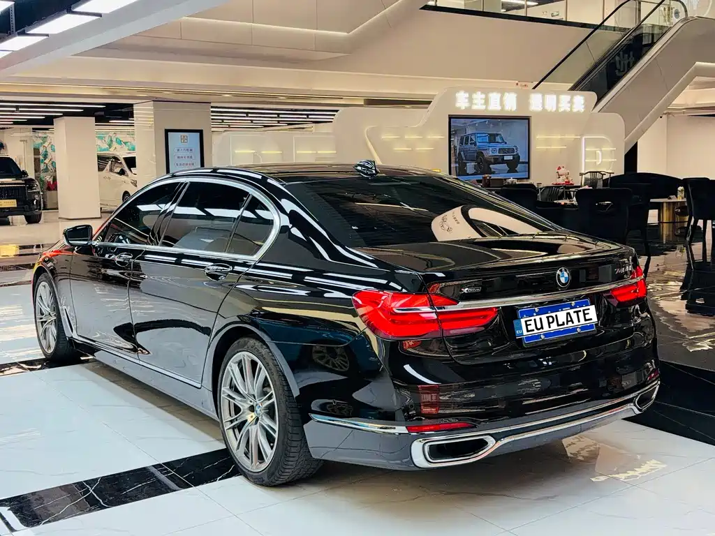 BMW 7 Series 2018 — фото 3