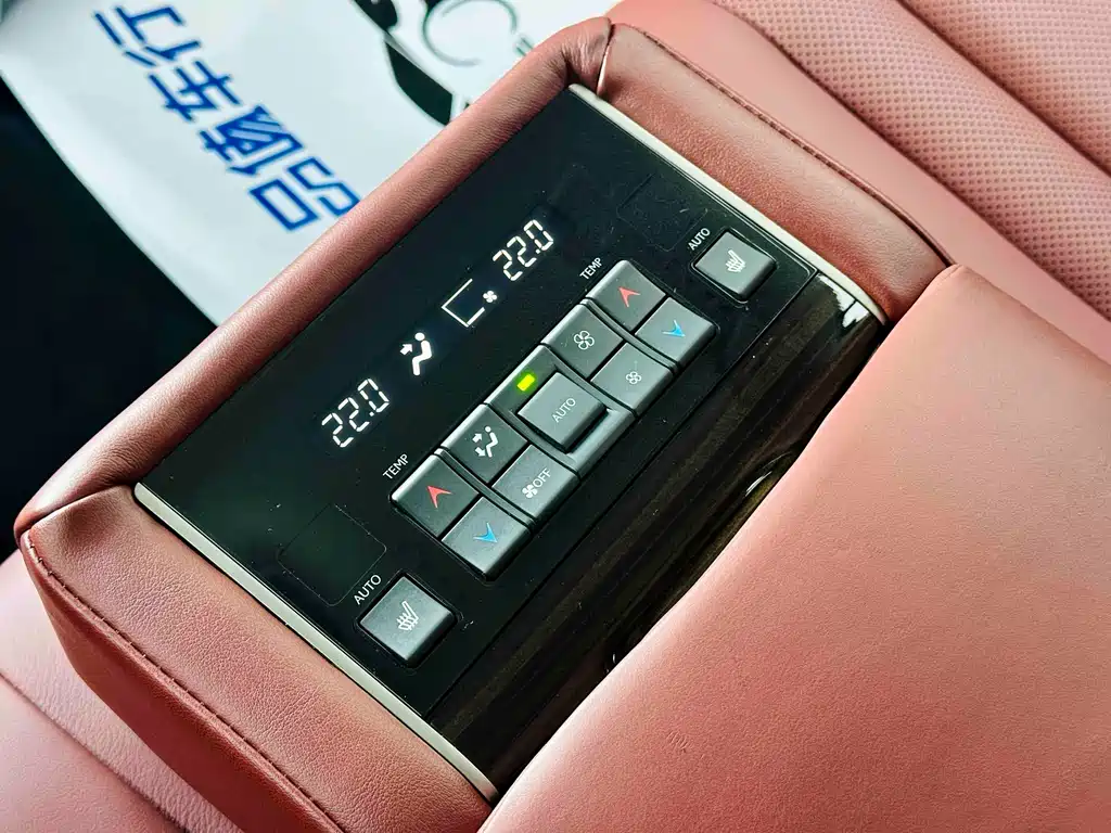 Lexus LX 2018 — фото 17