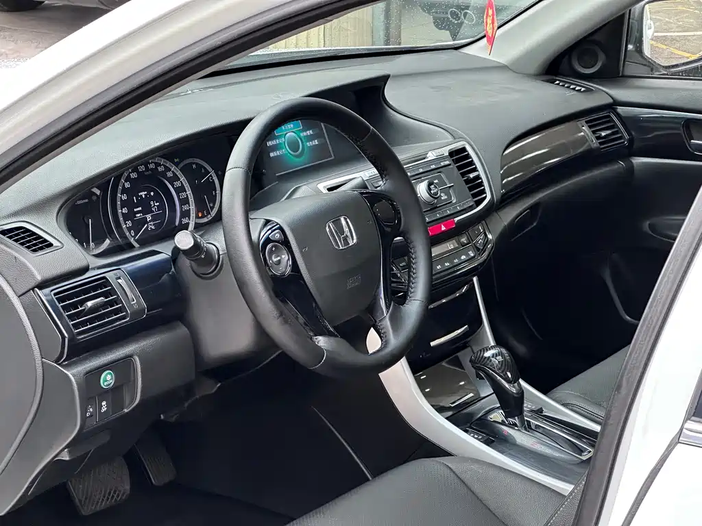 Honda Accord 2017 — фото 5