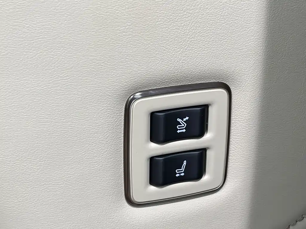 Toyota Alphard 2024 — фото 14