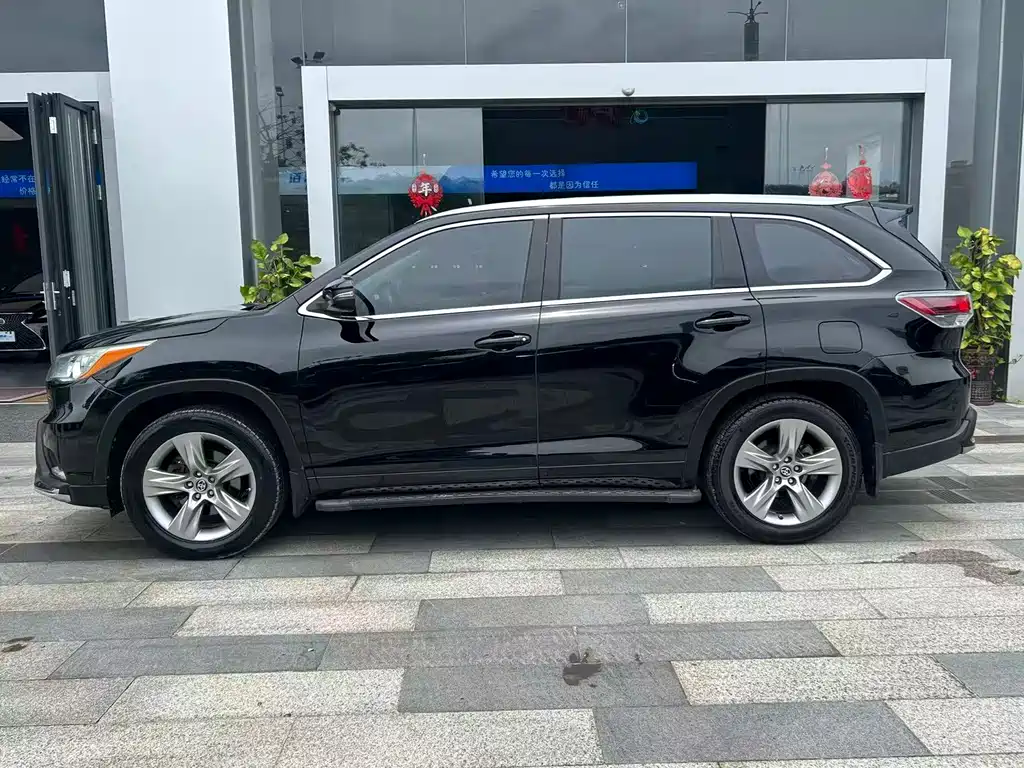 Toyota Highlander 2018 — фото 3
