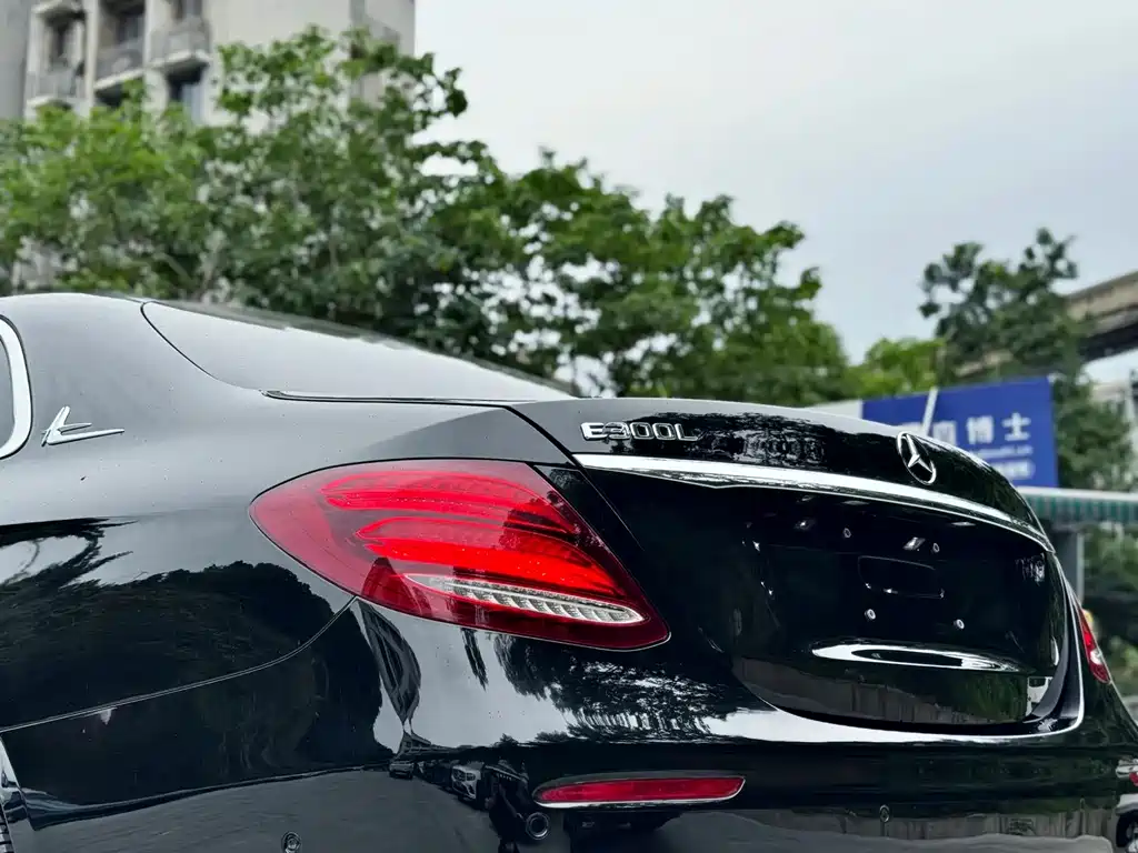 Mercedes-Benz E-Class 2020 — фото 35