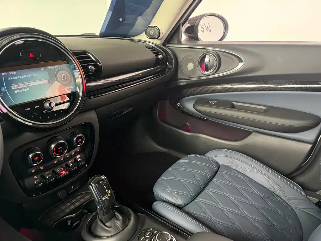 MINI Clubman 2023 — фото 15