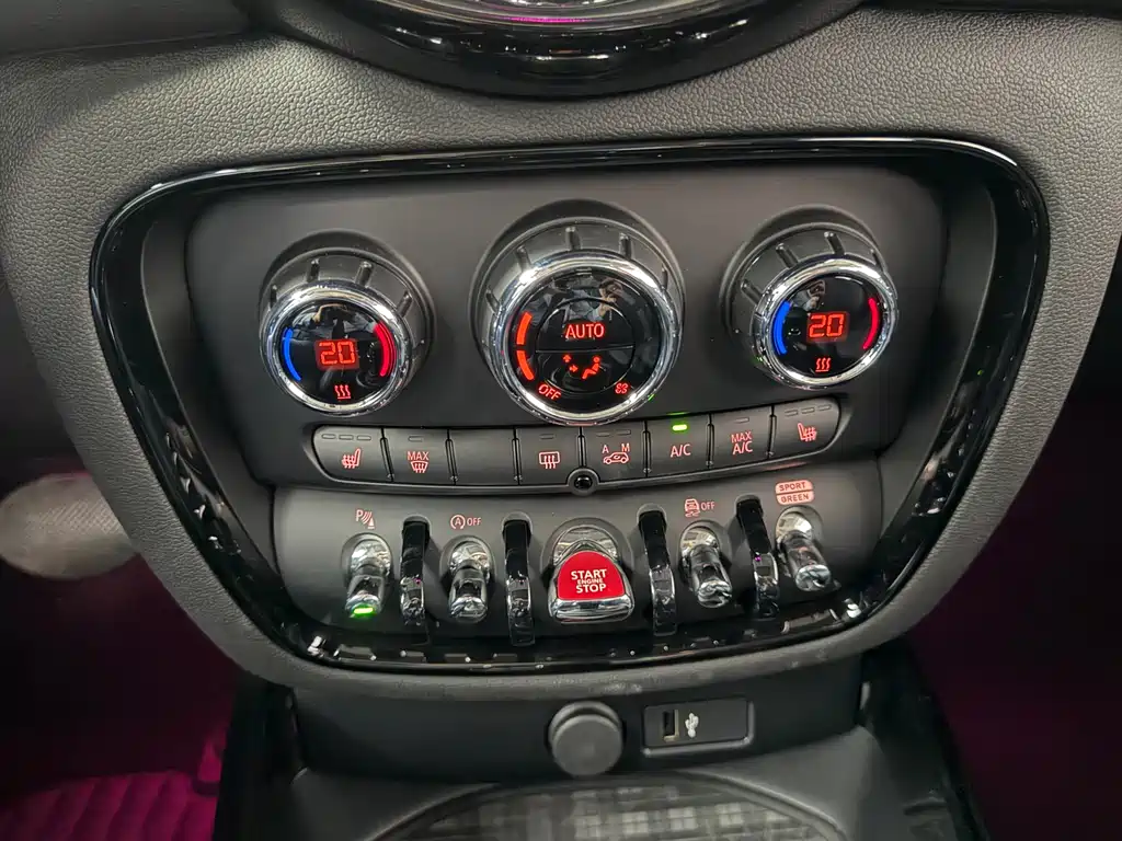MINI Clubman 2023 — фото 19