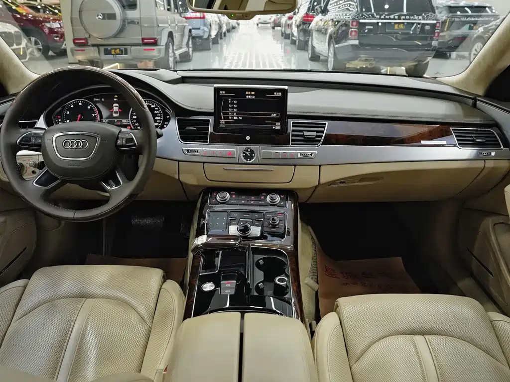 Audi A8 2017 — фото 13