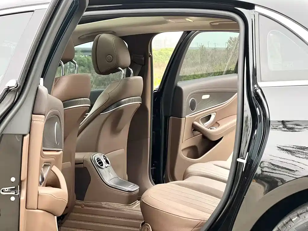 Mercedes-Benz E-Class 2023 — фото 9