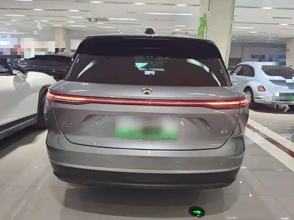 NIO ES8 2024