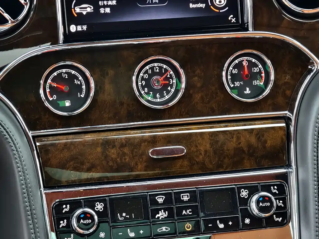 Bentley Mulsanne 2019 — фото 15