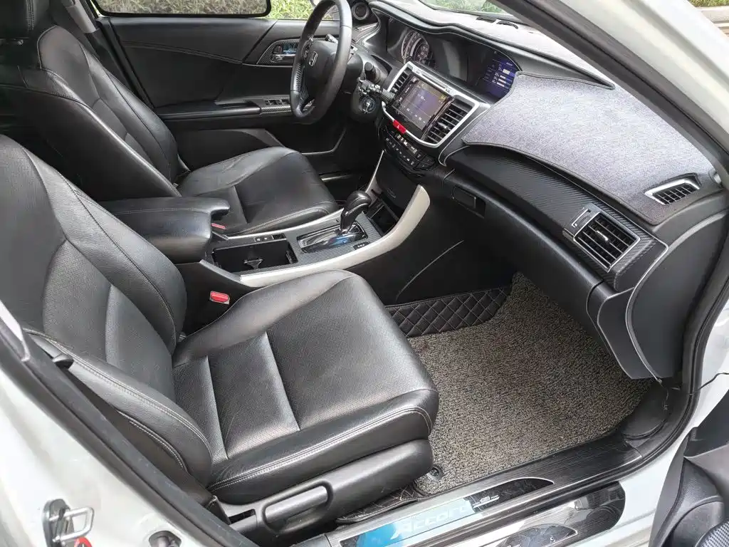 Honda Accord 2016 — фото 16